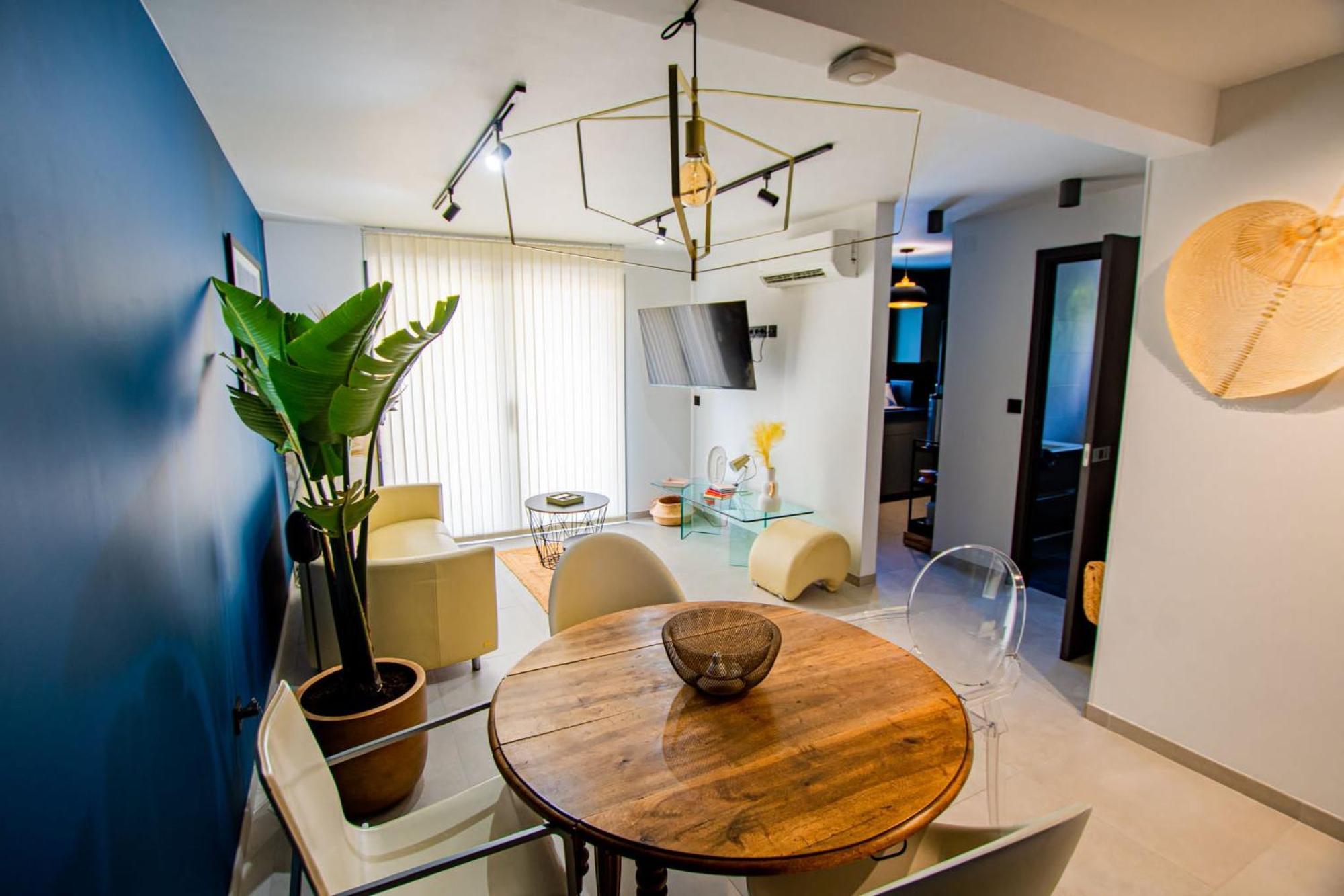 Appartement De Caractere Avec Jacuzzi Fréjus Eksteriør bilde