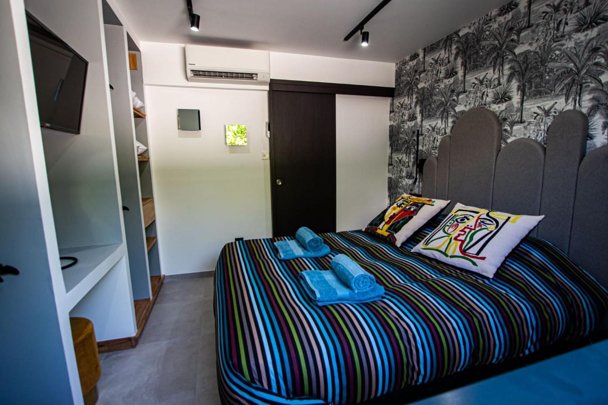 Appartement De Caractere Avec Jacuzzi Fréjus Eksteriør bilde